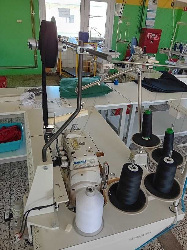 overlock do wszywania kołnierzyka w koszulkach polo JUKI MO6714S