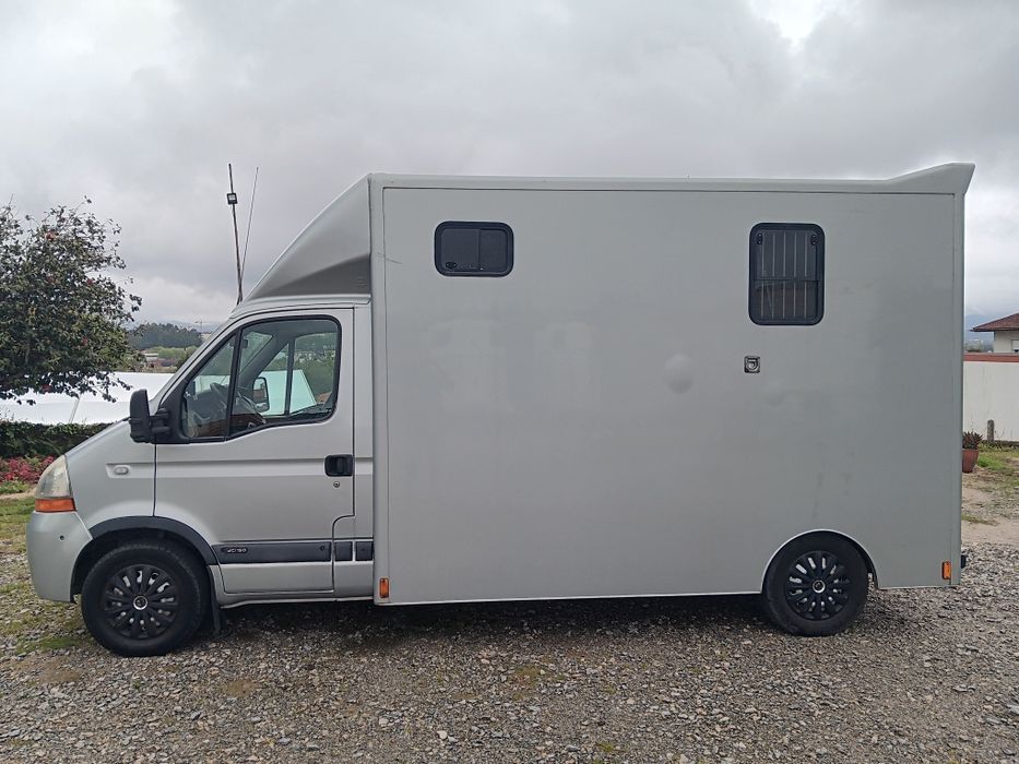 Carrinha transporte cavalos