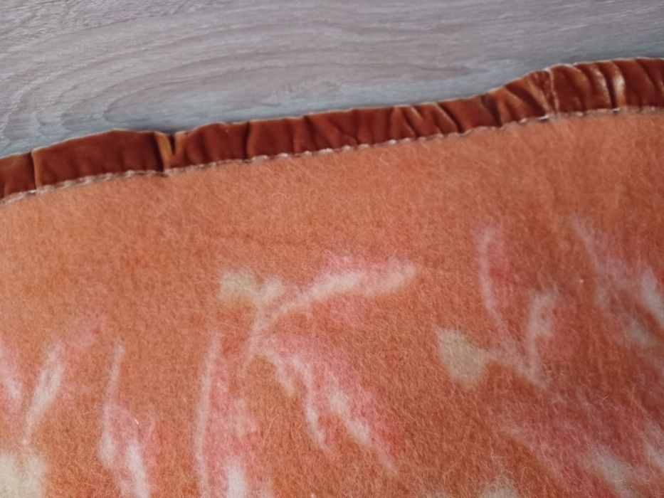 Duży wełniany koc narzuta 220*260 w stylu Prl