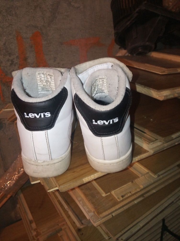 Buty Levi's rozmiar 39 dł wkł  19 cm