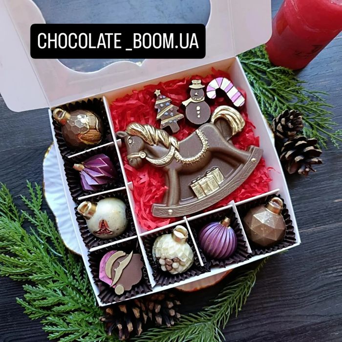 Новорічні шоколадні набори. Цукерки ручної роботи
