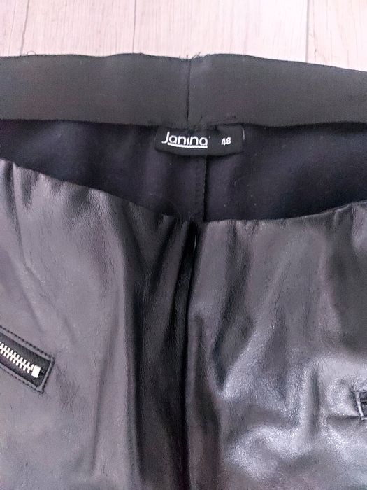 Коробка жіночого одягу великий розмір віддам безкоштовно