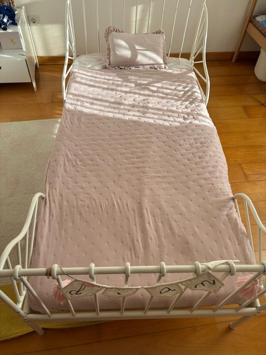 Cama Extensível IKEA - com estrado e colchão