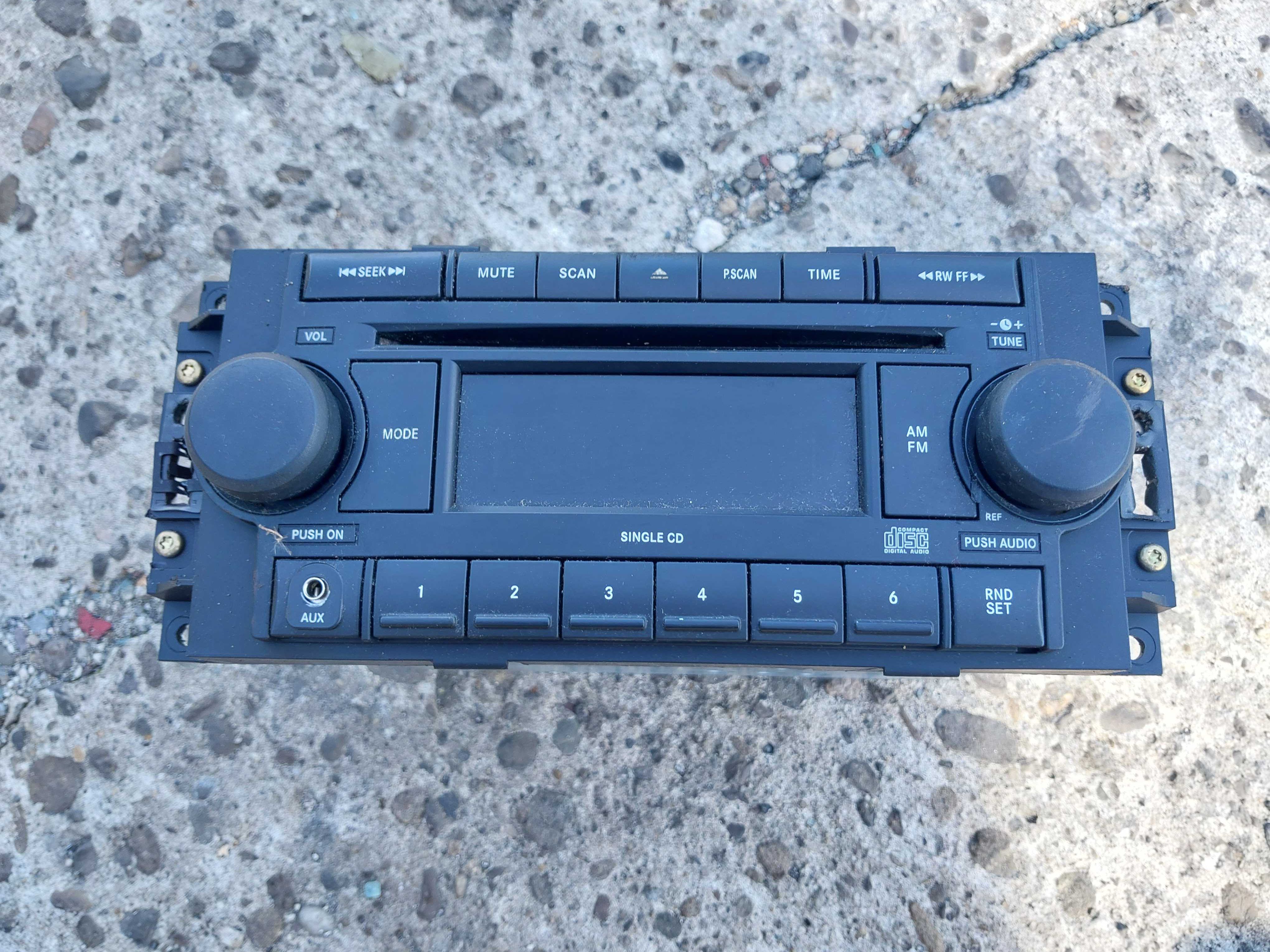 Radio dodge caliber p05--064--1 73ag