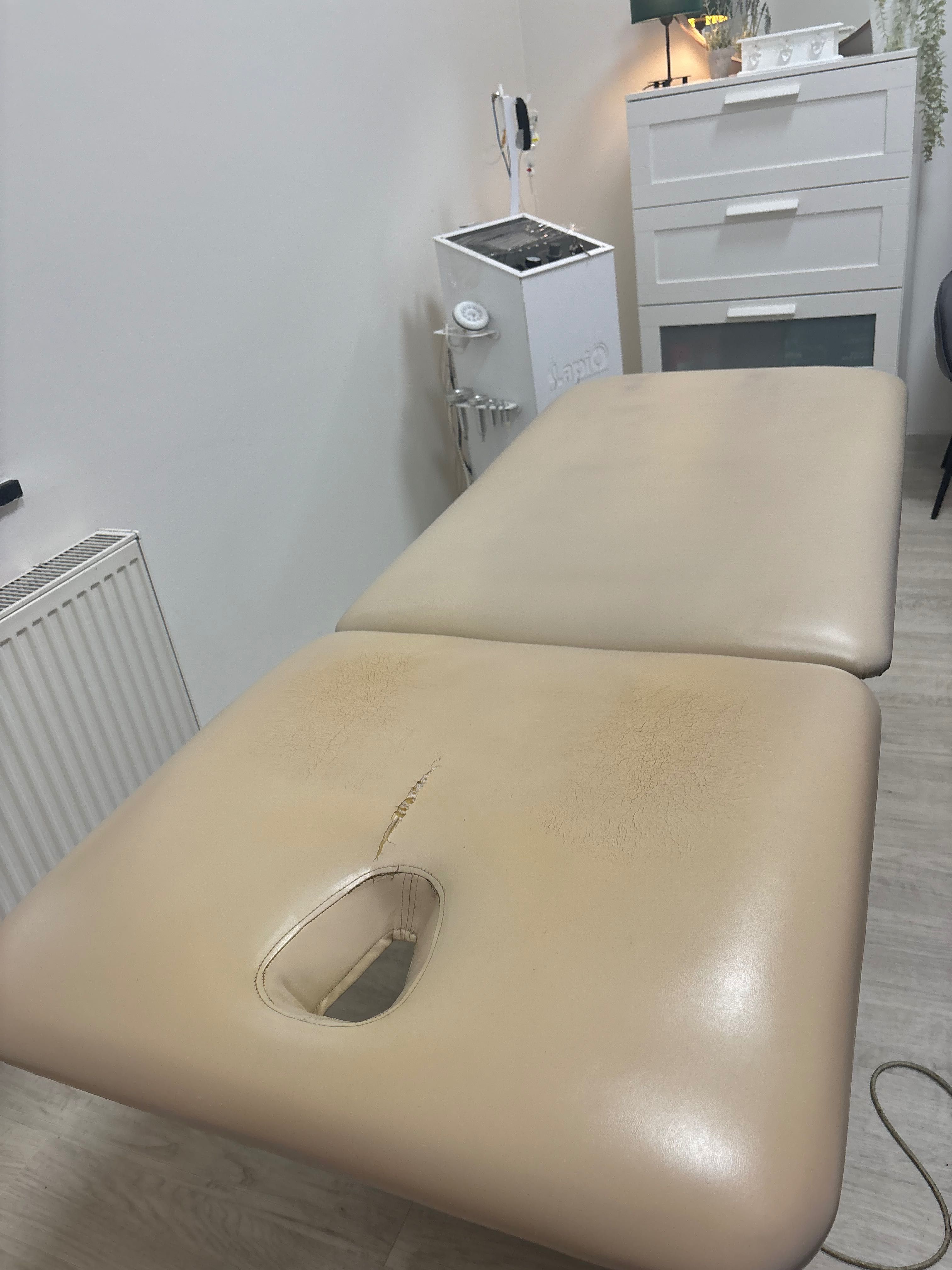 Elektryczne łóżko do masażu SPA – regulowane, stabilne – okazja!