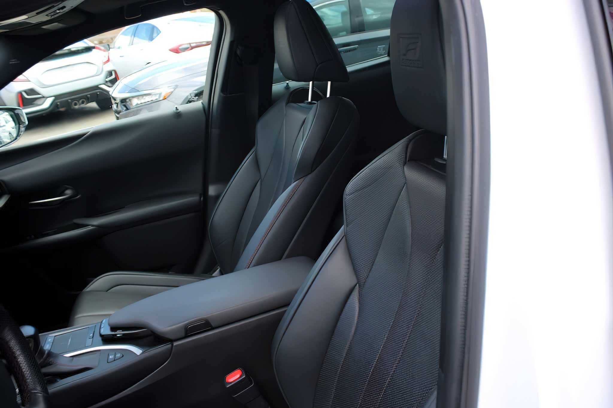 Lexus UX Hybrid 2020