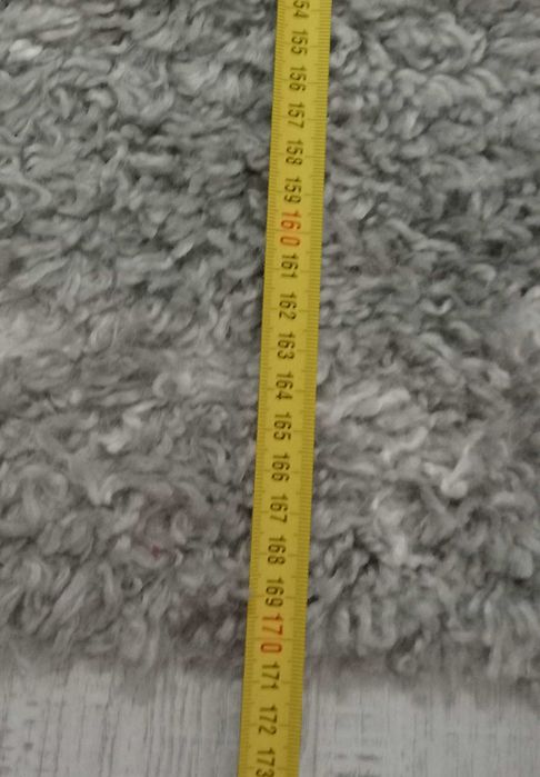 Tapete retangular cinzento