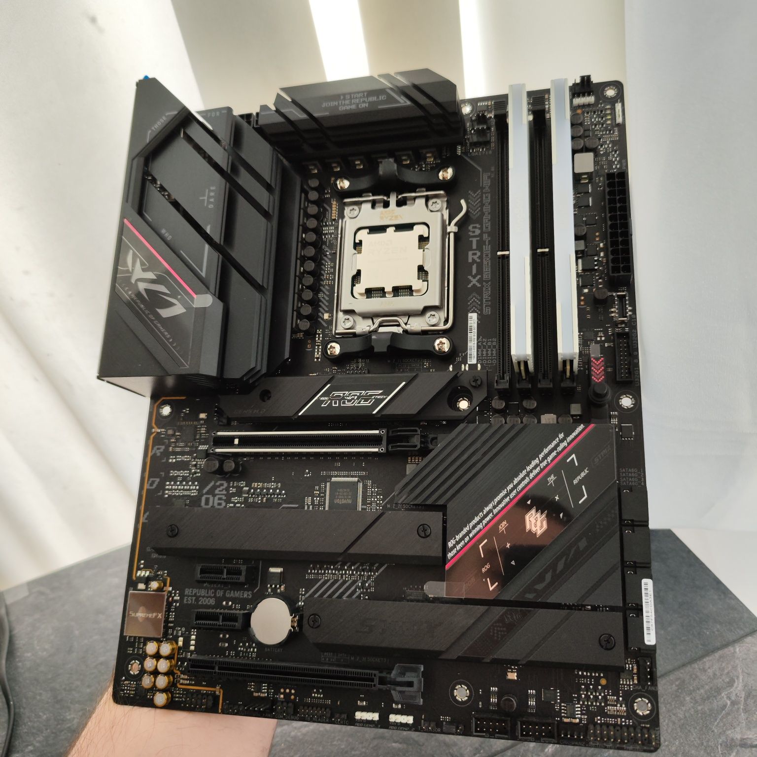 Asus ROG STRIX B650E-F + ryzen 7800x3D +32 Gb