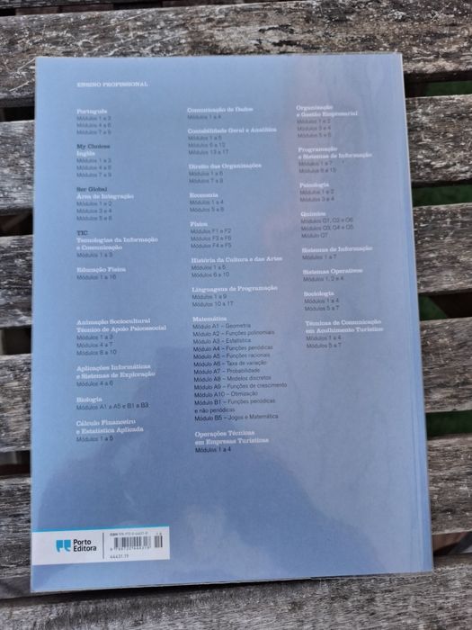 Vendo livro de. Escola profissional de Matemática A3/  B1  S