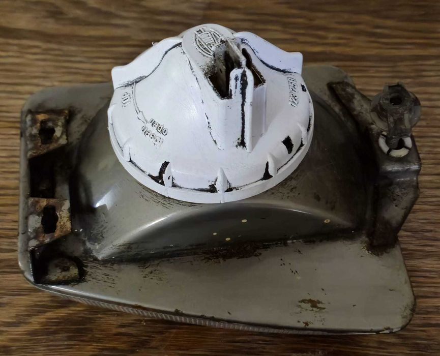 Halogen Prawy VW Passat B 2 (81-87r.) Oryginalny HELLA