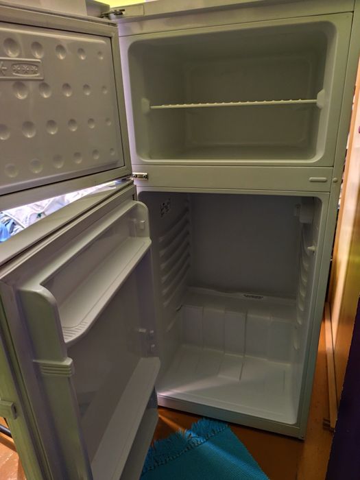 Lodówka Beko z mikrofalówką w bardzo dobrym stanie.