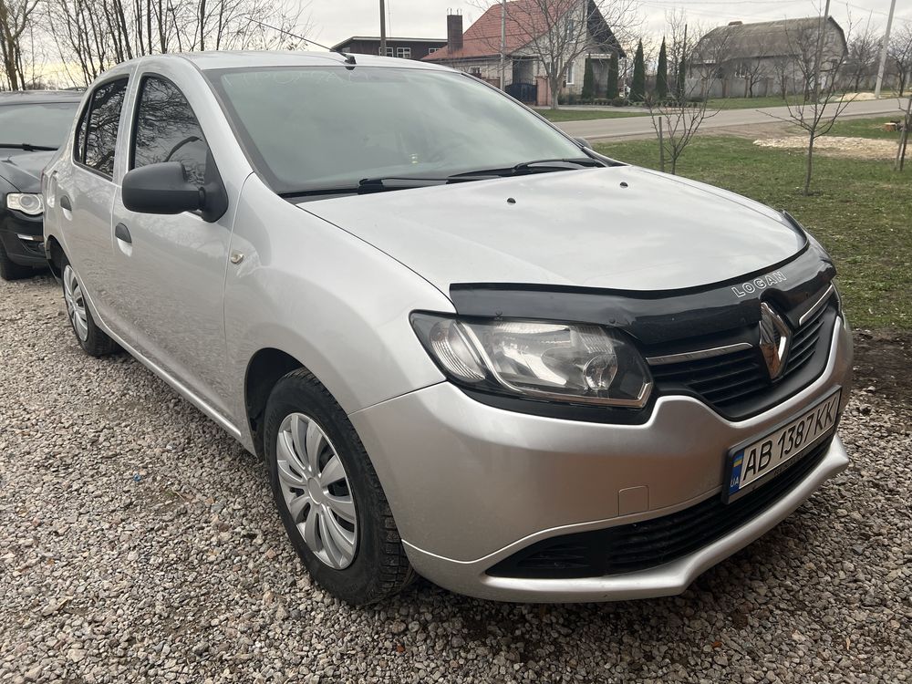 Renault     Logan