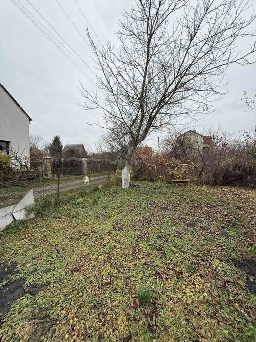 Земельна ділянка в дачному масиві Н.Украінка