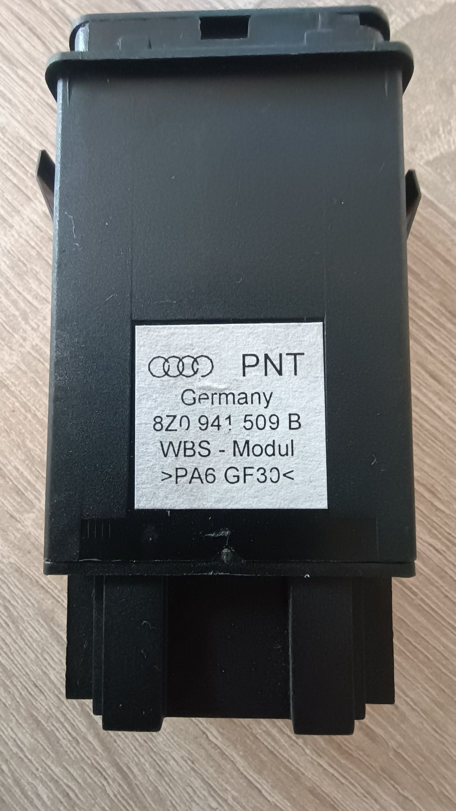 Przekaźnik kierunkowskazów i świateł awaryjnych - Audi A2 - PA6 GF30