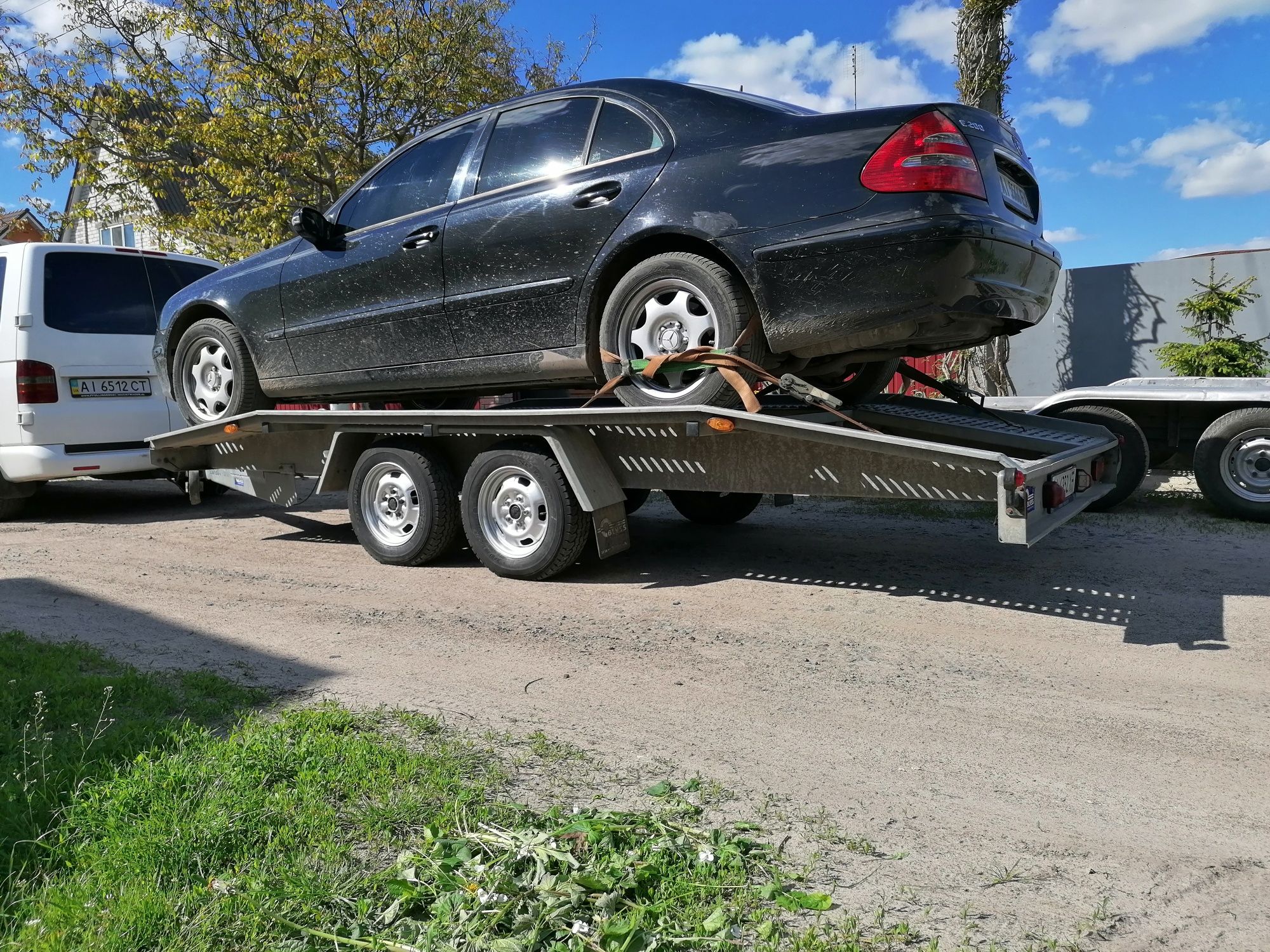 Оренда Лафета лавета прокат прицеп для перевозки авто автовоз трал 700