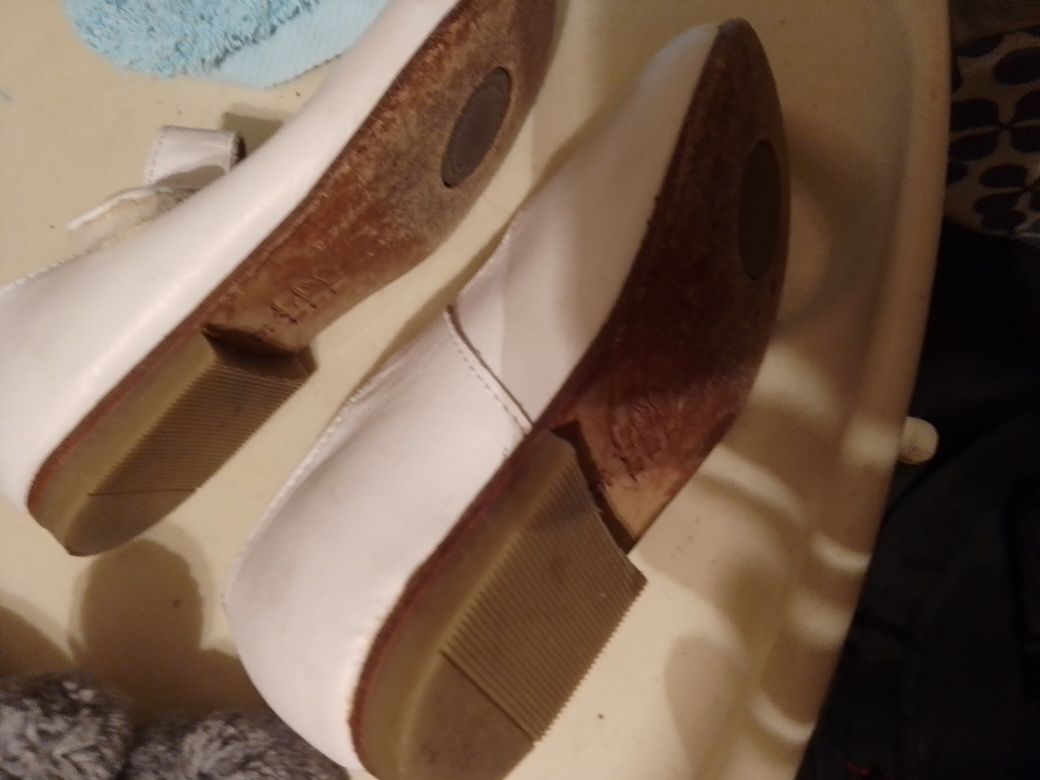 Cristovam Dias-Maria João Fernandes10E-Sapatos Bébé elegantes5EDesde5E