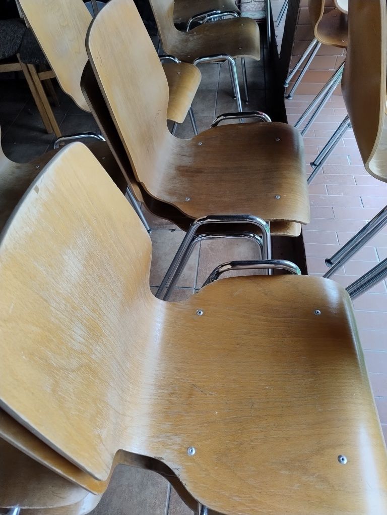 Krzesła drewniane metalowe