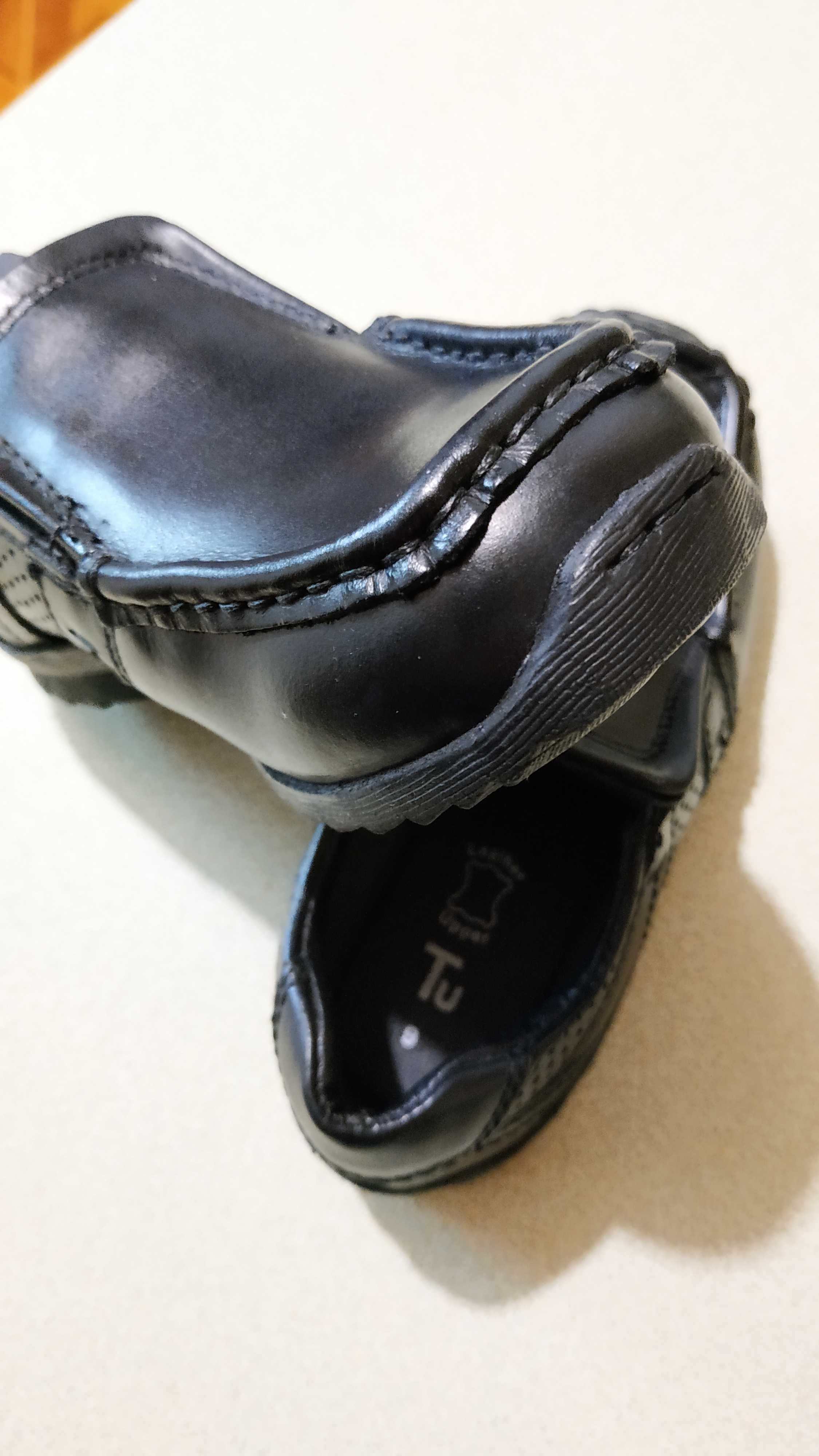 Новые  Кожаные туфли, лоферы TU 26 размер.