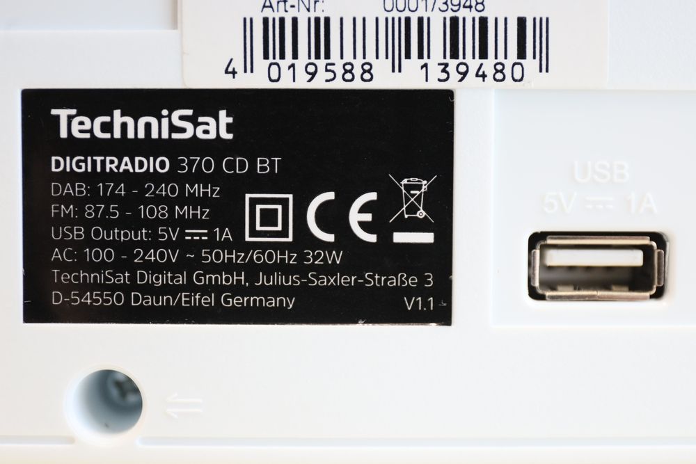 TechniSat  DigitRadio , FM , USB , FM , DAB ,  CD mp 3