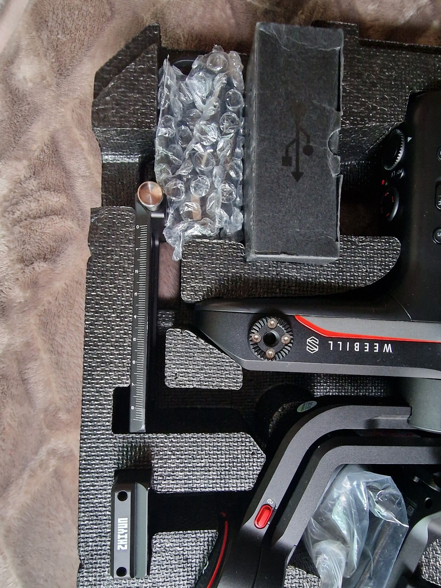 gimbal ZHIYUN weebill s tripé