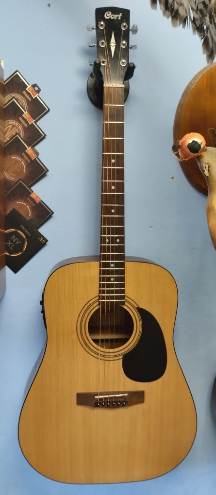 Продам электроакустическую гитару Cort ad 810