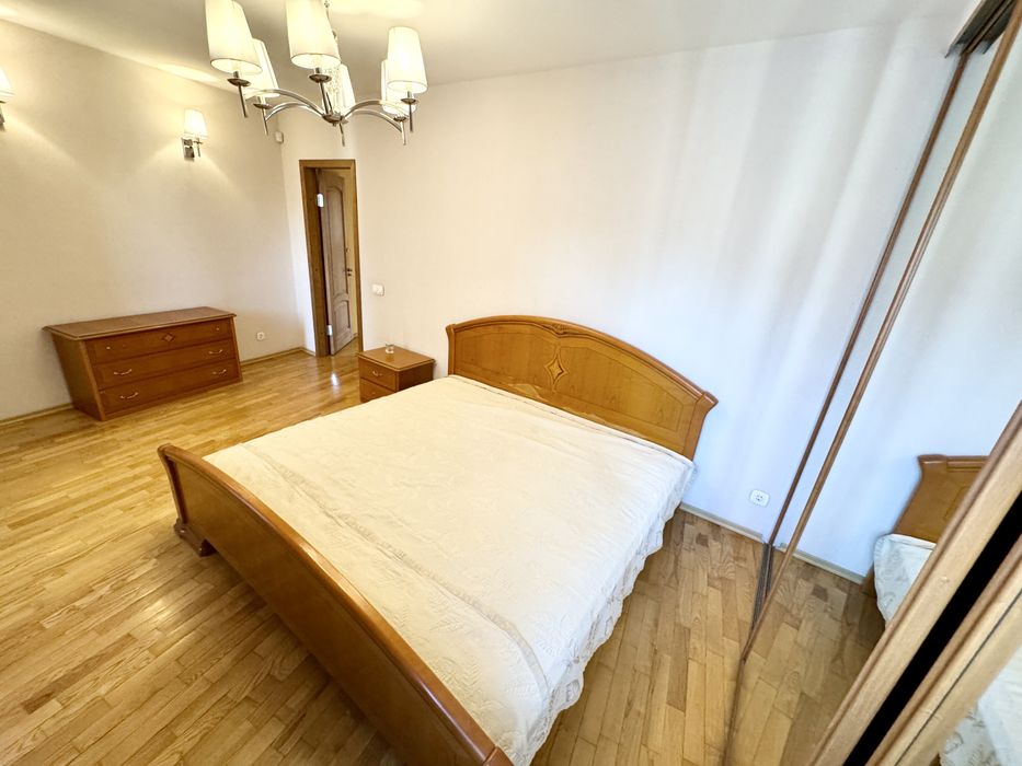 Продаж квартири 3-х кімн 118 м2 на Ливарна 9