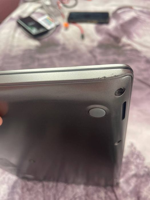 Лёгкий и быстрый ноутбук для учёбы и работы.