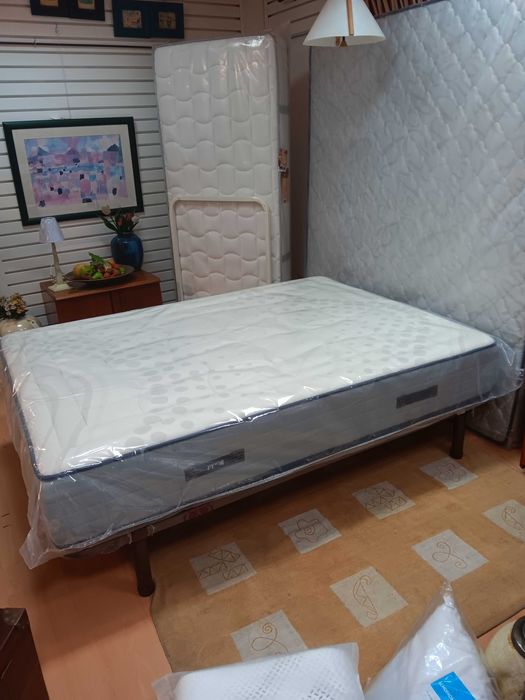 Colchão casal Viscoelástico 29 cm, NOVO