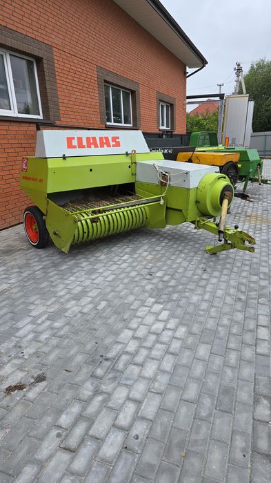 Прес-Підбирач Claas Markant 41