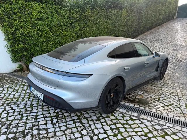 Porsche Taycan 4S