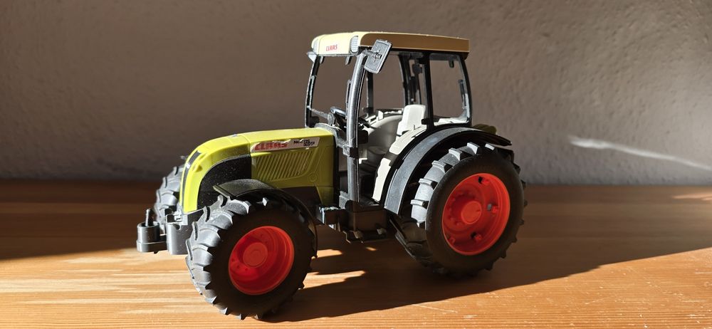 Bruder traktor Class