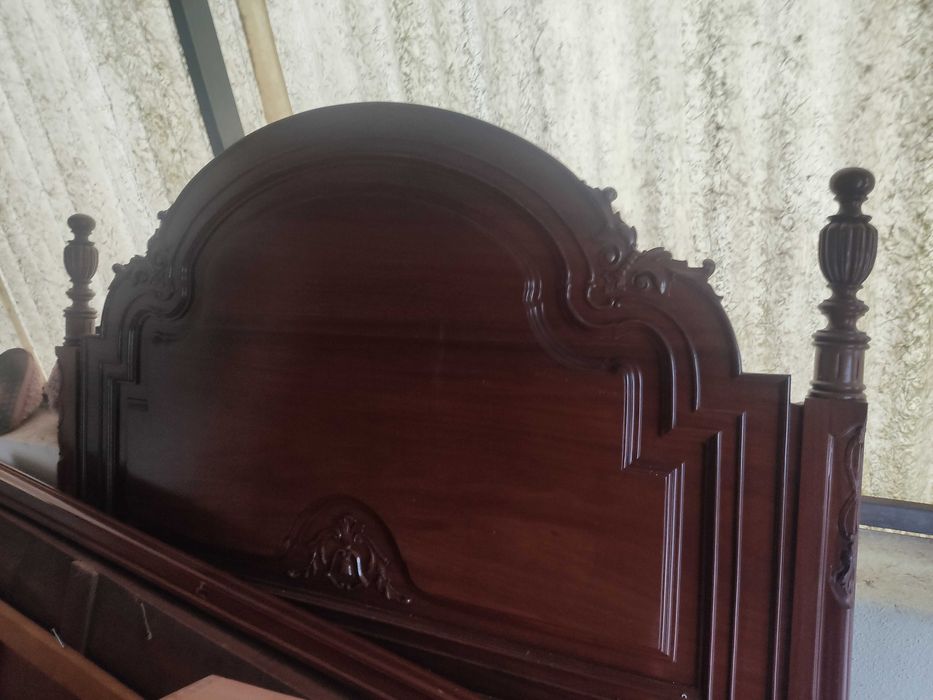 Mobília de quarto completa inclui roupeiro de 3 portas