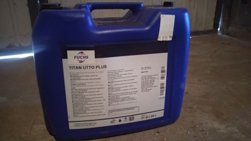 Olej Fuchs Titan Utto Plus 20 litrów razy 2