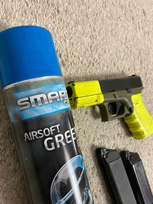 Airsoft Glock G3 + 2 Carregadores + Gás