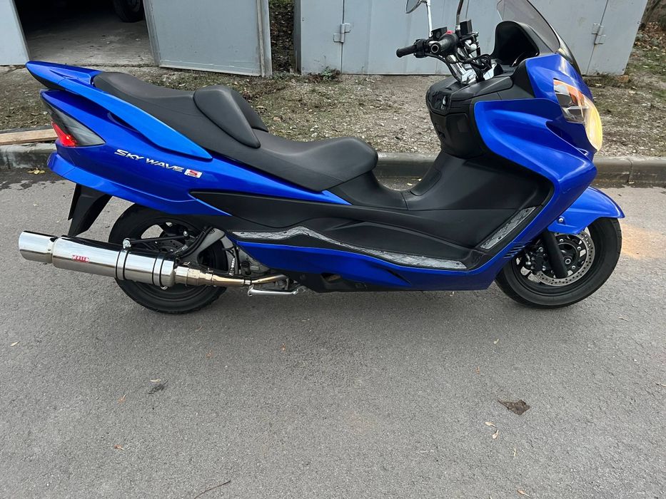 Мотоцикл Suzuki.