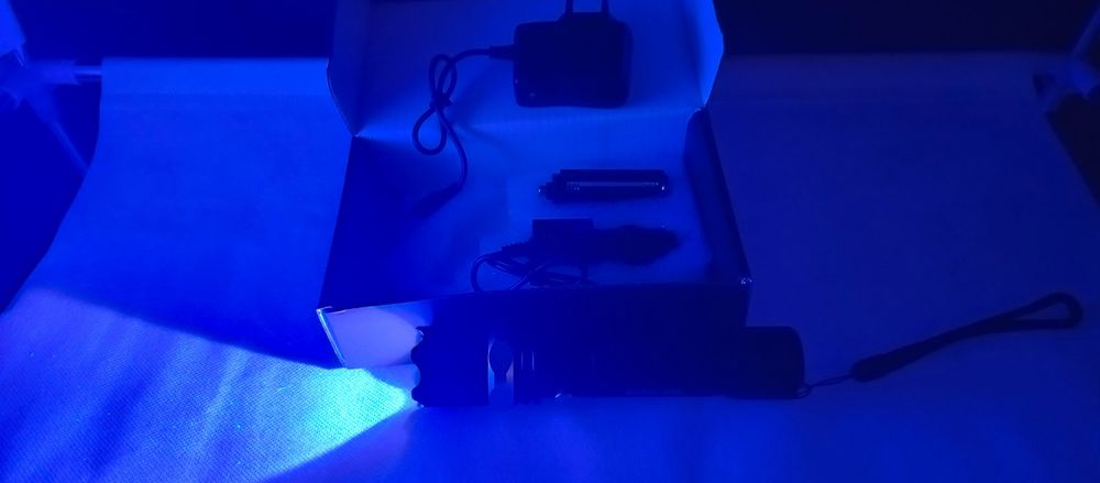 Продам ультрафіолетовий ліхтарик