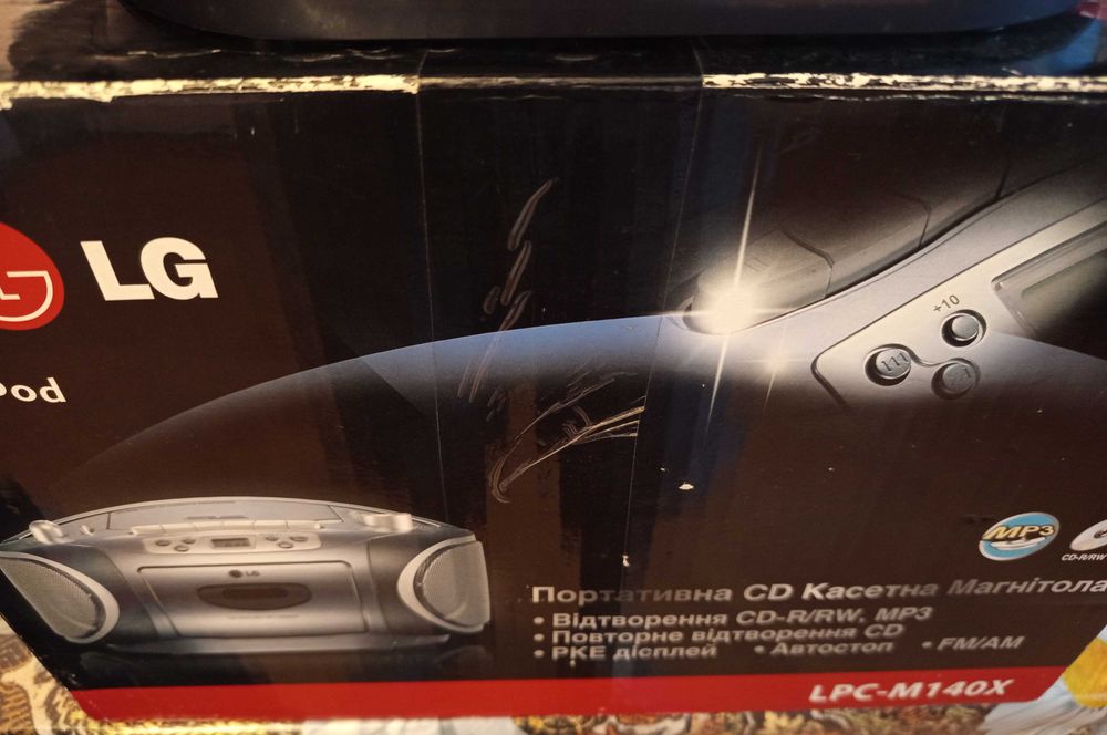 Портативна магнітола LG LPC-M140X