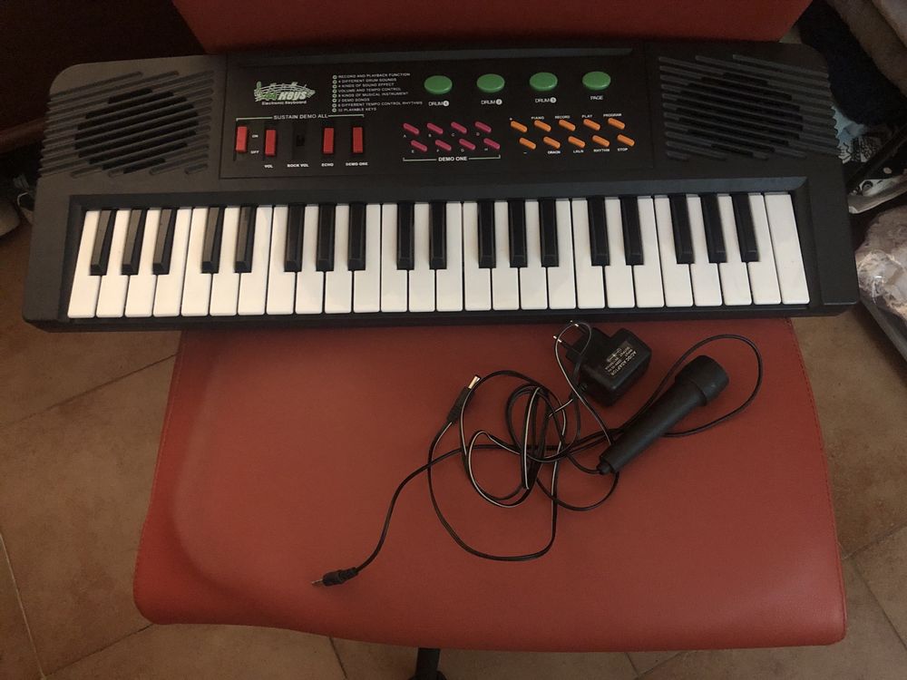 Vendo teclado eletronico