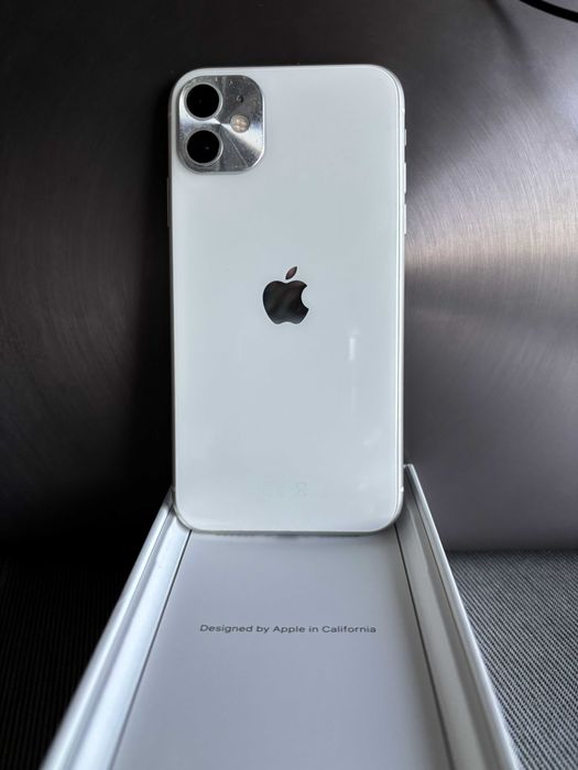 iPhone 11 64 GB + Adaptador/cabo usb (Apple) + Earpods (Apple) + Capas