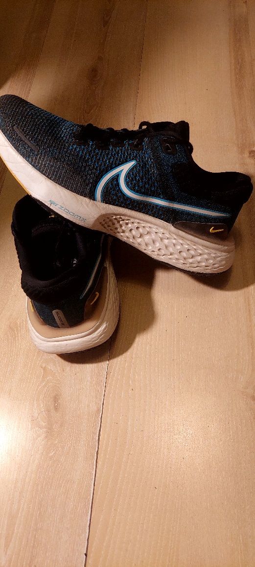 Buty do biegania Nike Invincible Run 2