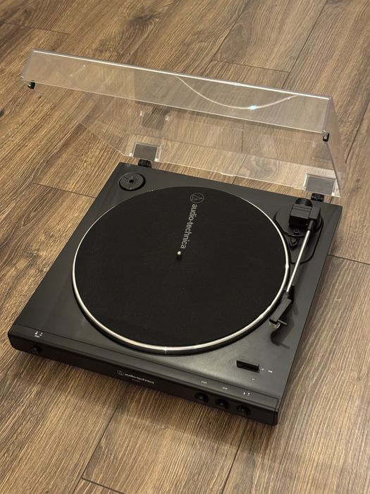 Вініловий програвач Audio-Technica AT-LP60X