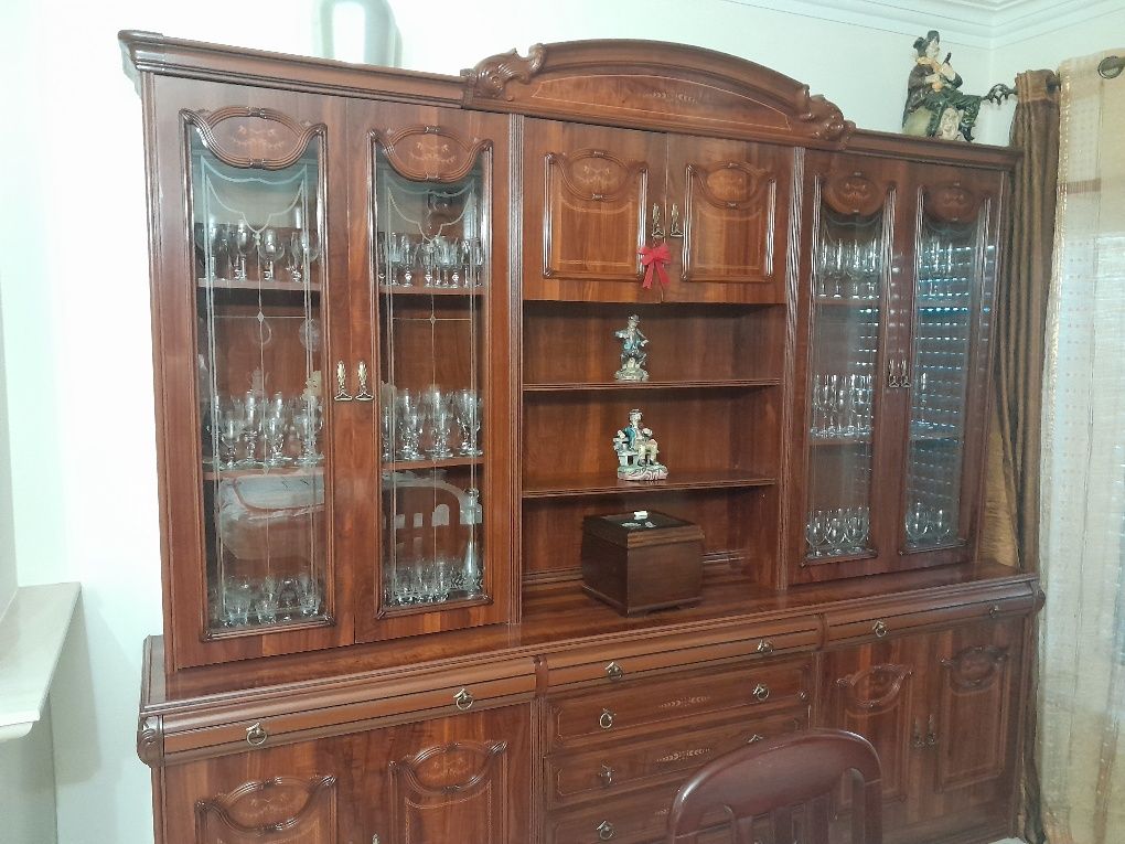 Móvel  sala cristaleira