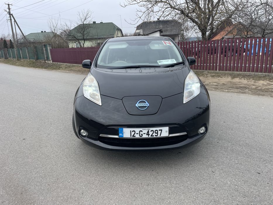 Запчастини нісан ліф nissan leaf 2010-2017 Дверка Ляда
