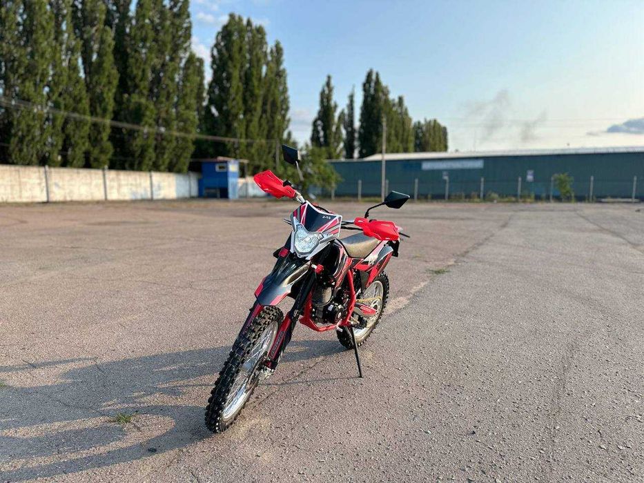 26к.с, 172Двигун, Повітря, 5КПП - мотоцикл BSE J10 250