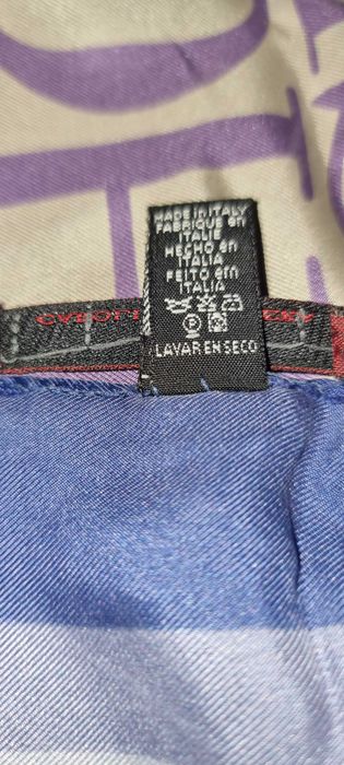 Lenço 100 % seda Carolina Herrera