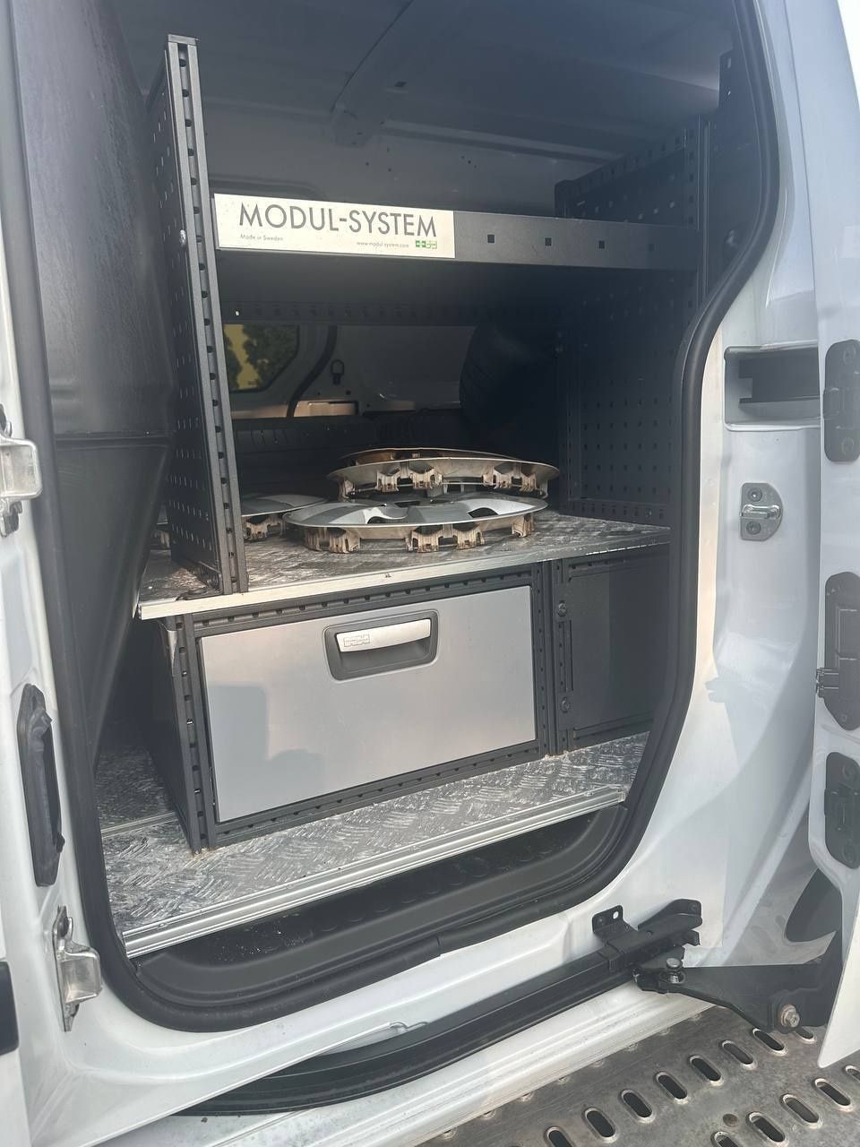 MODUL-SYSTEM інструментальні ящики в вантажний автомобіль.