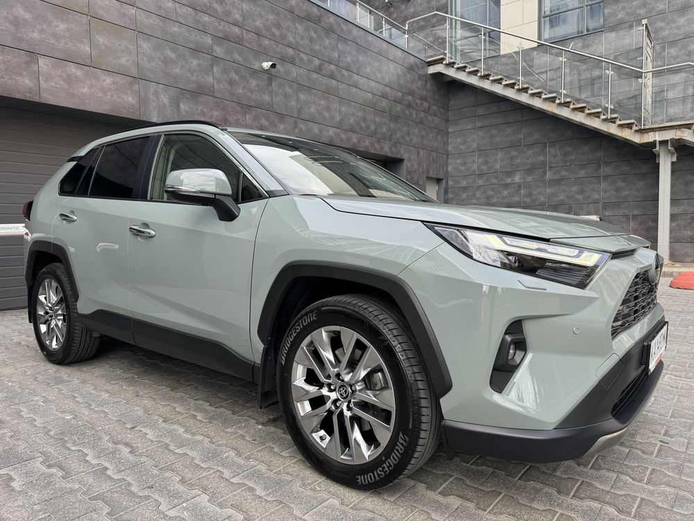 Toyota rav 4 oficcial PREMIUM