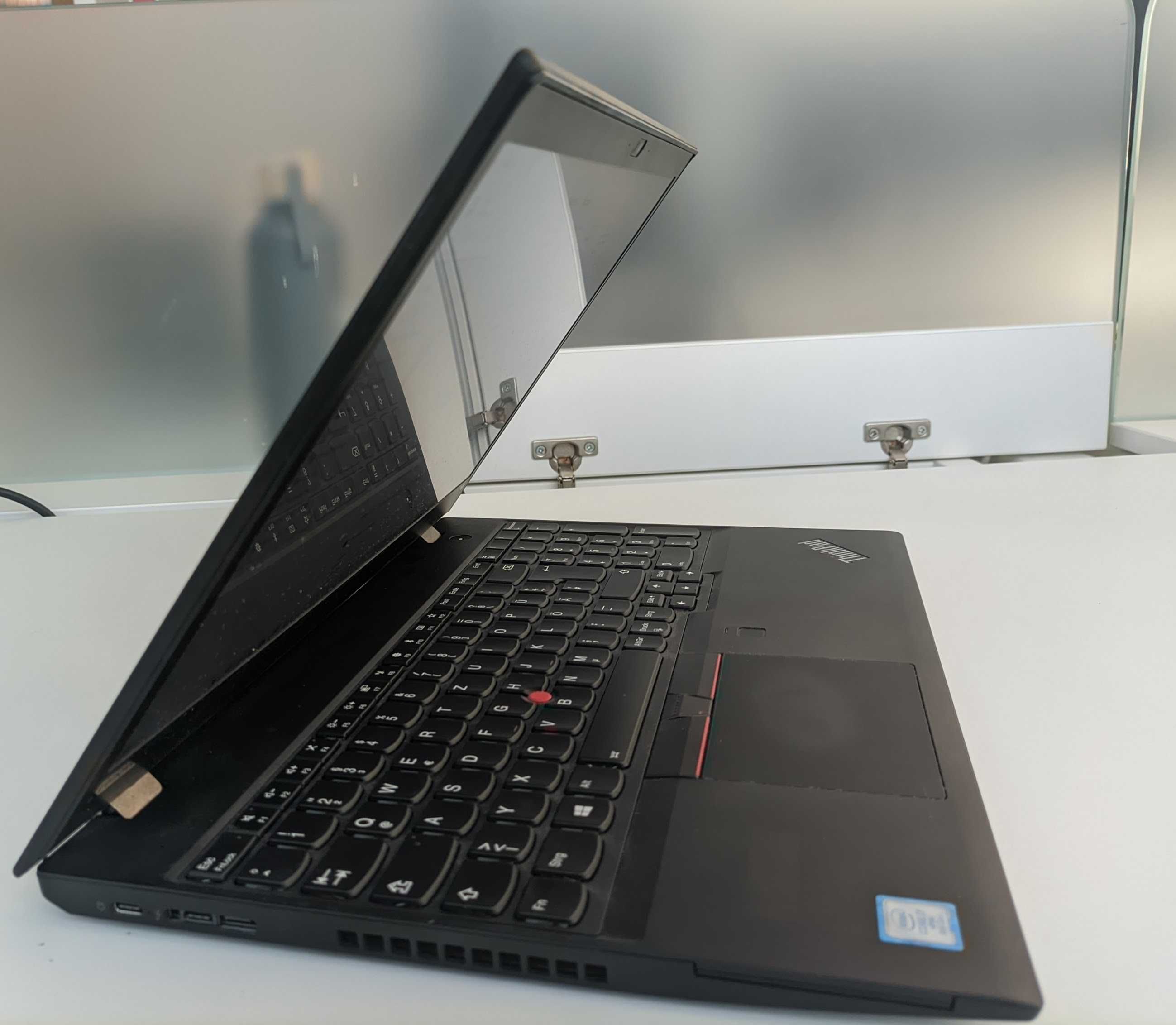 Lenovo ThinkPad P52s – i7 | 16GB RAM | SSD NVMe | Gráfica Dedicada