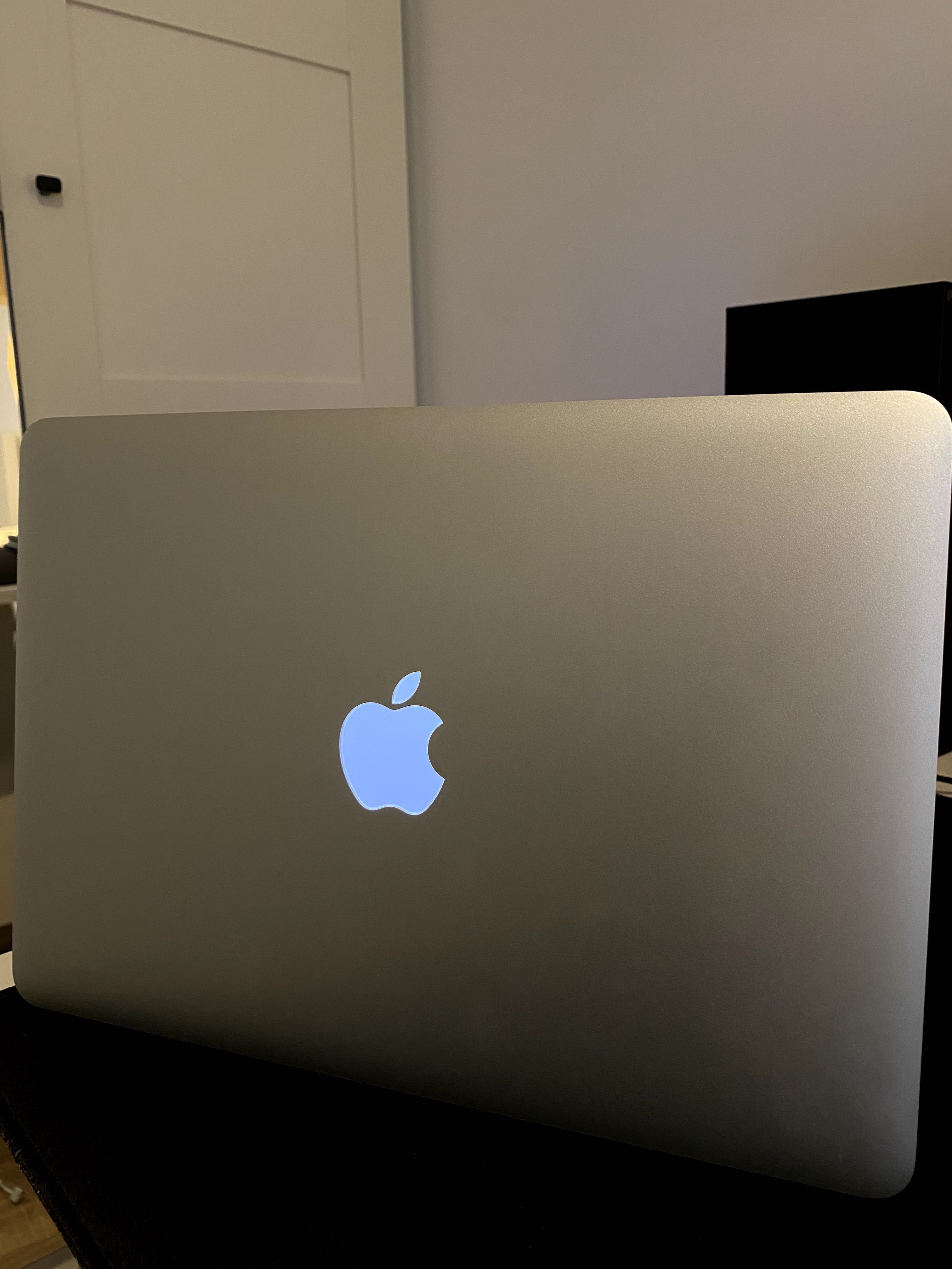 MacBook AIR 2017 13' 128SSD 8 RAM
