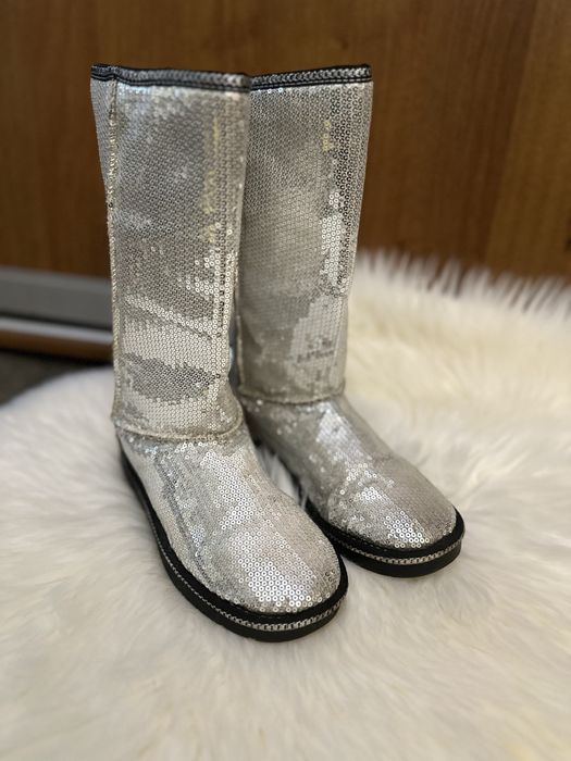 Skechers в стилі UGG шикарні чоботи з пайєтками  на ніжку 24см.